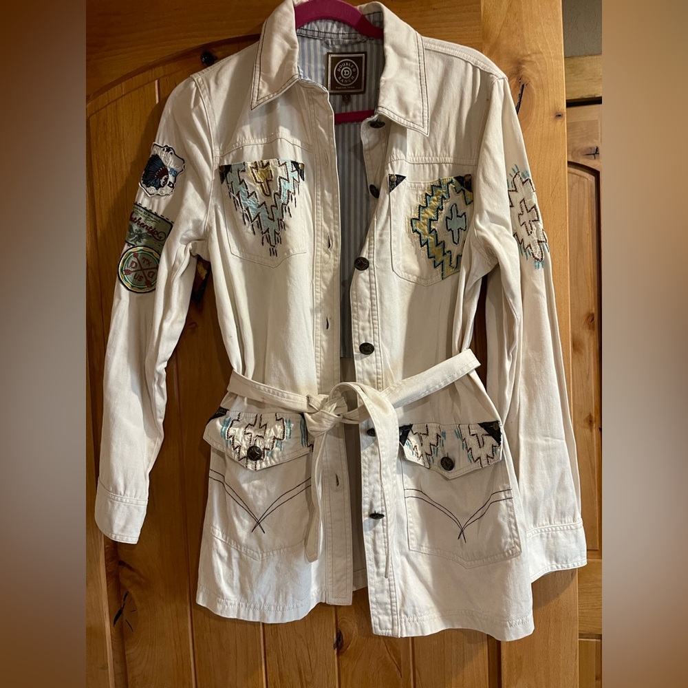 𝔻𝕆𝕌𝔹𝕃𝔼 𝔻 ℝ𝔸ℕℂℍ Embroidered Cream Jacket